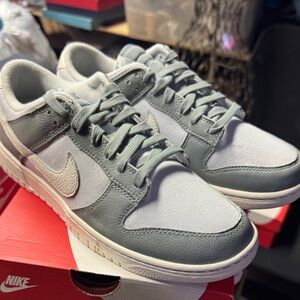 Nike dunk low mica green